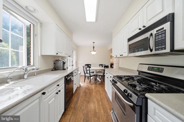 10313 CROWN POINT CT, Potomac, MD 20854