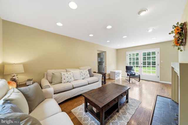 10313 CROWN POINT CT, Potomac, MD 20854