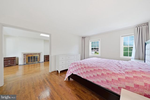 10313 CROWN POINT CT, Potomac, MD 20854