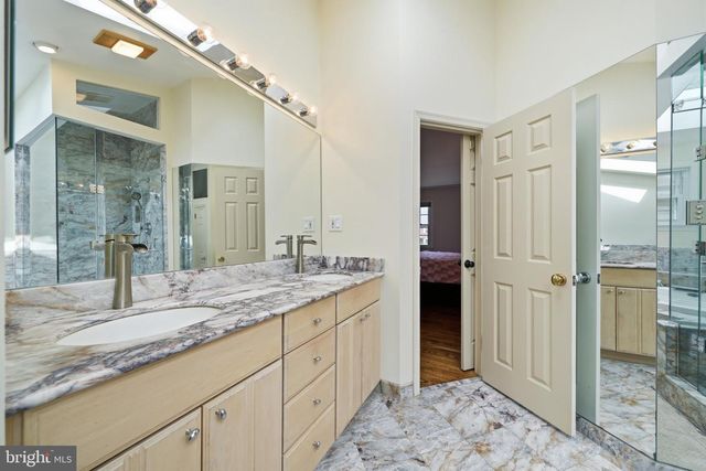 10313 CROWN POINT CT, Potomac, MD 20854