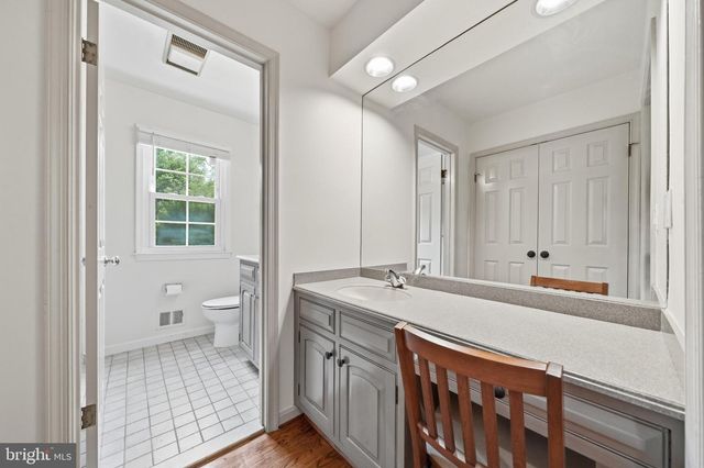 10313 CROWN POINT CT, Potomac, MD 20854