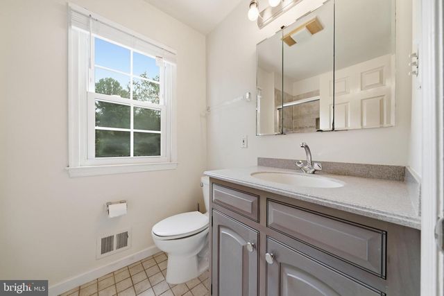 10313 CROWN POINT CT, Potomac, MD 20854