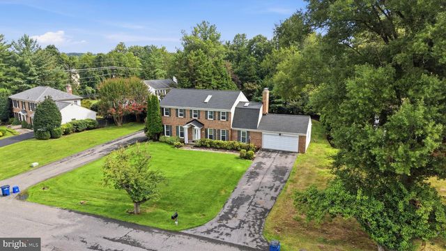 10313 CROWN POINT CT, Potomac, MD 20854