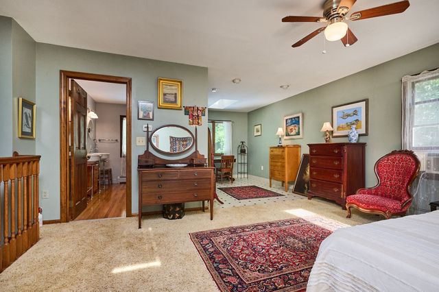 93 Arch St, Northampton, MA 01053