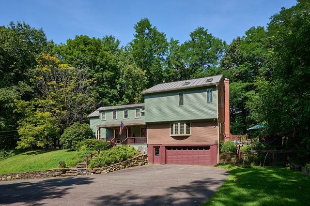 93 Arch St, Northampton, MA 01053
