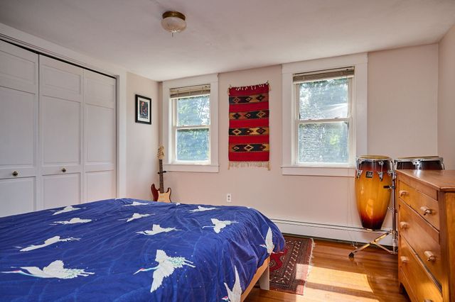 93 Arch St, Northampton, MA 01053