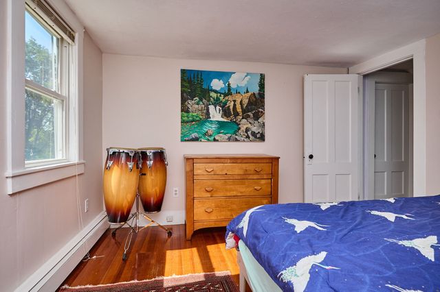 93 Arch St, Northampton, MA 01053