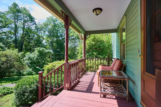 93 Arch St, Northampton, MA 01053