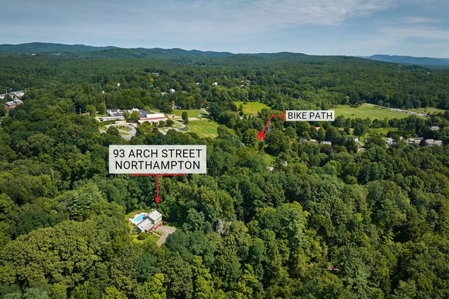 93 Arch St, Northampton, MA 01053