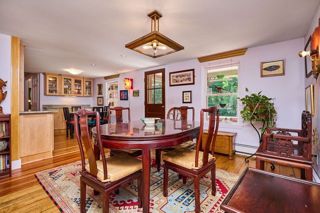 93 Arch St, Northampton, MA 01053