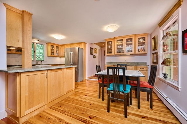 93 Arch St, Northampton, MA 01053