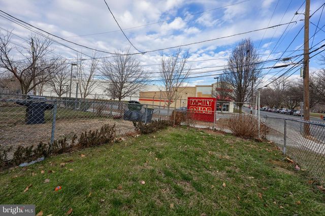 665 LEHIGH AVE, Lancaster, PA 17602