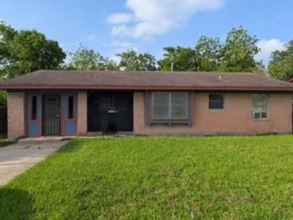 5307 Greylog Drive, Houston, TX 77048