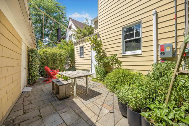 10 Ashton Road, Yonkers, NY 10705