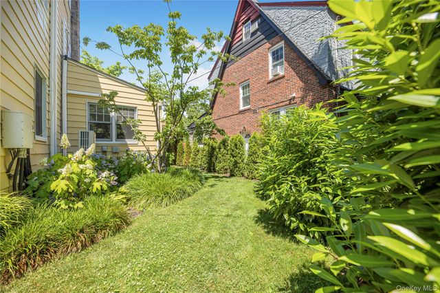 10 Ashton Road, Yonkers, NY 10705