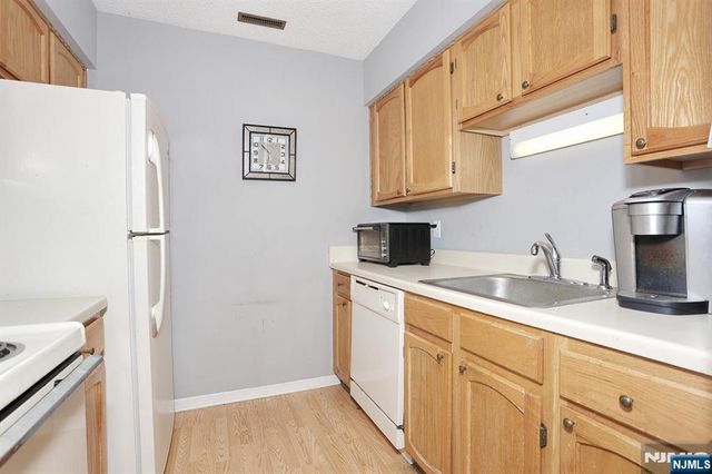 120 Willard Street 16, Pompton Lakes, NJ 07442