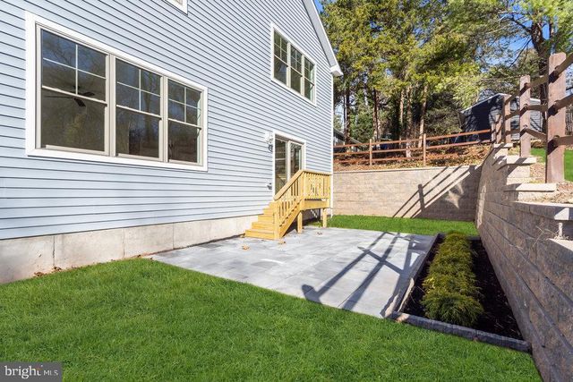8 CHURCH ST, Stockton, NJ 08559
