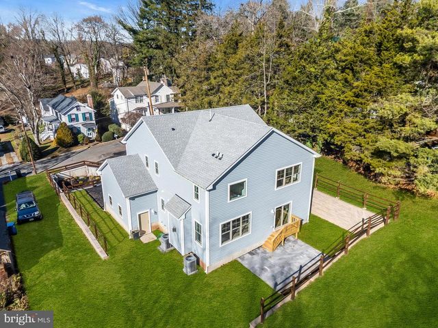 8 CHURCH ST, Stockton, NJ 08559