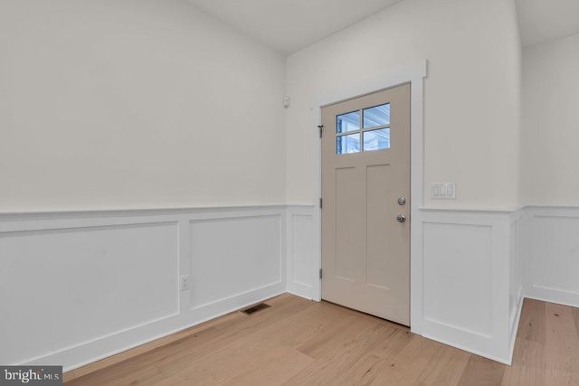 8 CHURCH ST, Stockton, NJ 08559