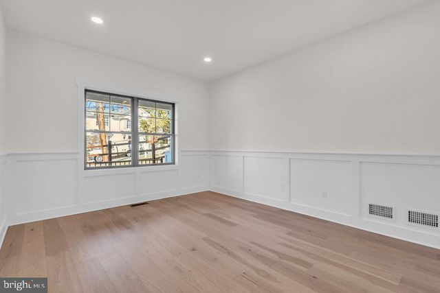 8 CHURCH ST, Stockton, NJ 08559
