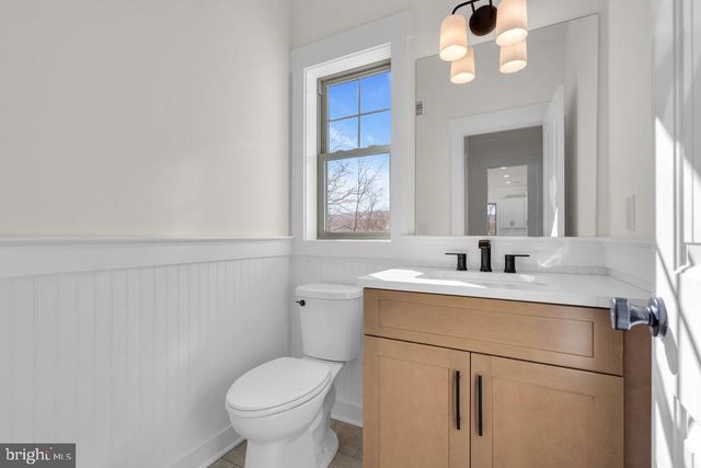 8 CHURCH ST, Stockton, NJ 08559