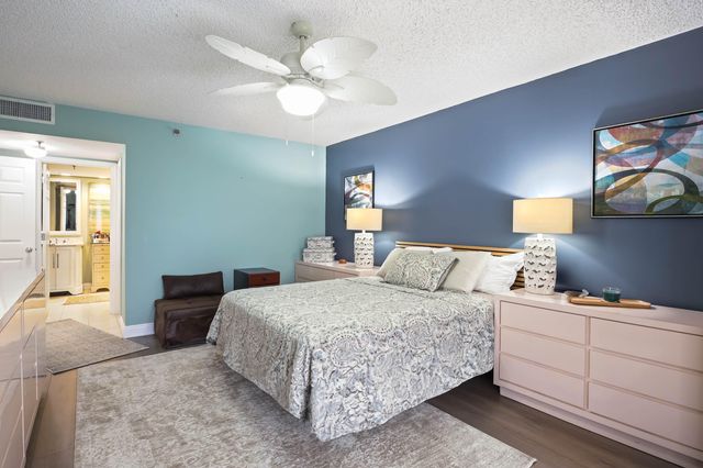 5279 S FOUNTAINS Drive S 703, Lake Worth, FL 33467