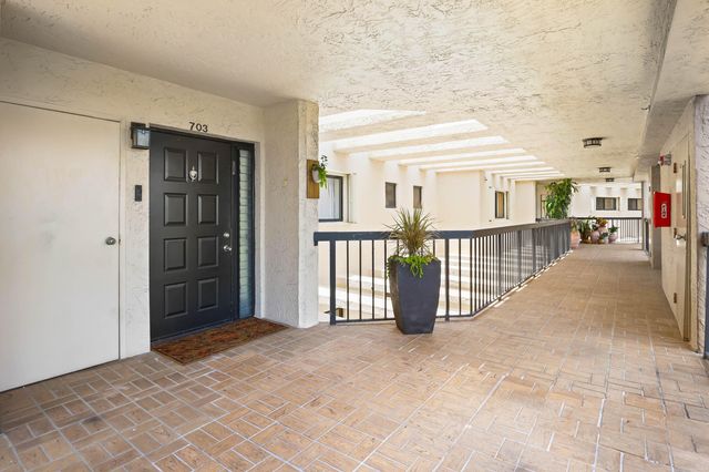 5279 S FOUNTAINS Drive S 703, Lake Worth, FL 33467