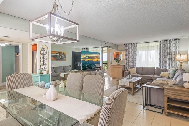 5279 S FOUNTAINS Drive S 703, Lake Worth, FL 33467