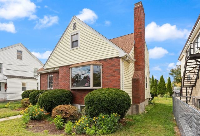 7 French St, Watertown, MA 02472