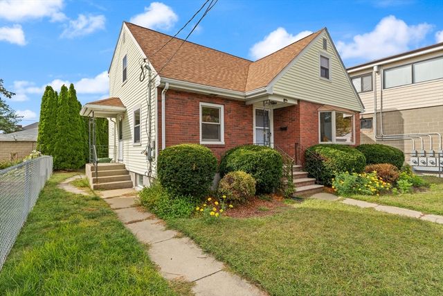 7 French St, Watertown, MA 02472