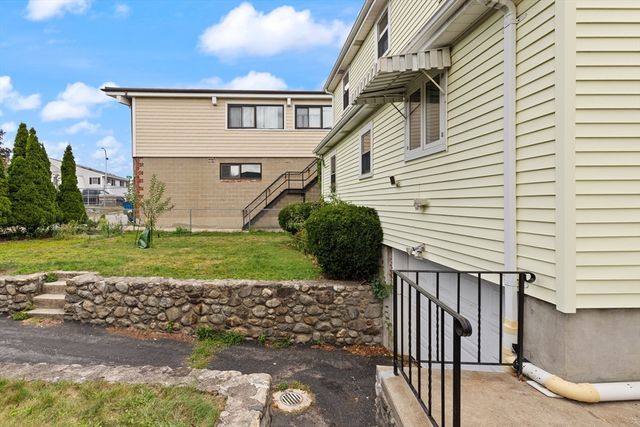 7 French St, Watertown, MA 02472