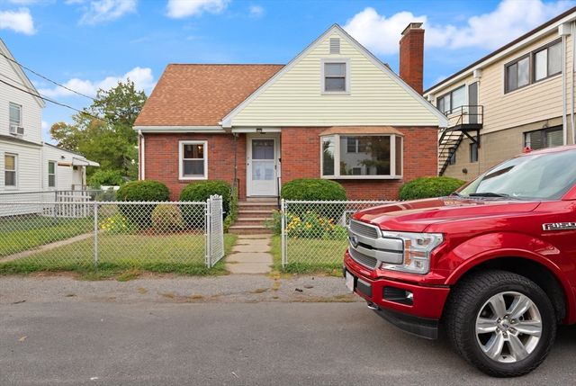 7 French St, Watertown, MA 02472