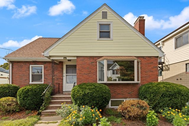 7 French St, Watertown, MA 02472