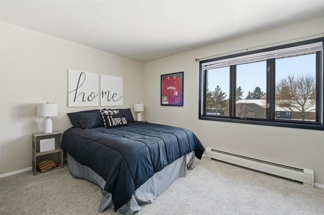 76 SPENCER COURT, Appleton, WI 54914