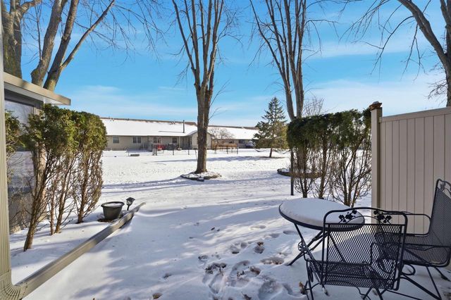 76 SPENCER COURT, Appleton, WI 54914