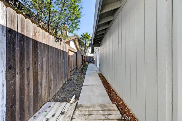 6435 Tupelo Dr, Citrus Heights, CA 95621