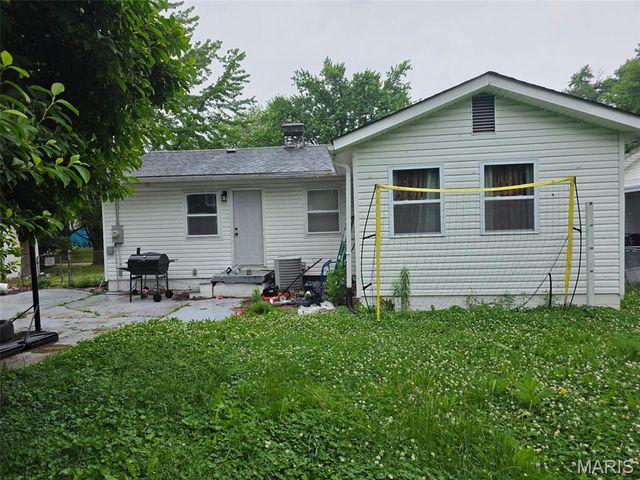 130 Saint Paul Drive, Cahokia, IL 62206