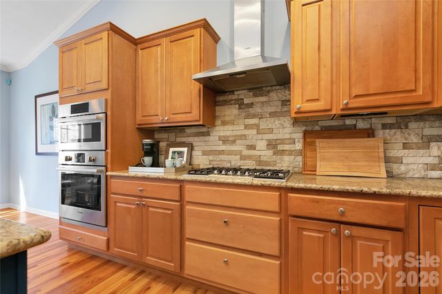 180 Notlvsi Court, Brevard, NC 28712