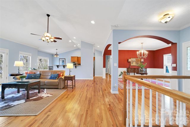 180 Notlvsi Court, Brevard, NC 28712