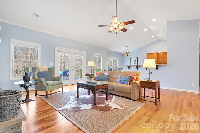 180 Notlvsi Court, Brevard, NC 28712