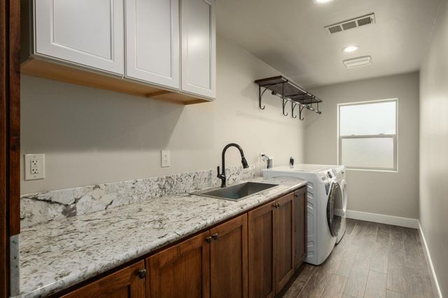 1538 N Locan Avenue, Clovis, CA 93619
