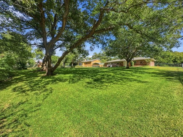 405 S Bouldin Street, Hamilton, TX 76531