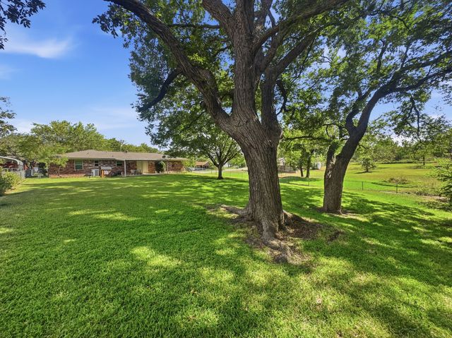 405 S Bouldin Street, Hamilton, TX 76531