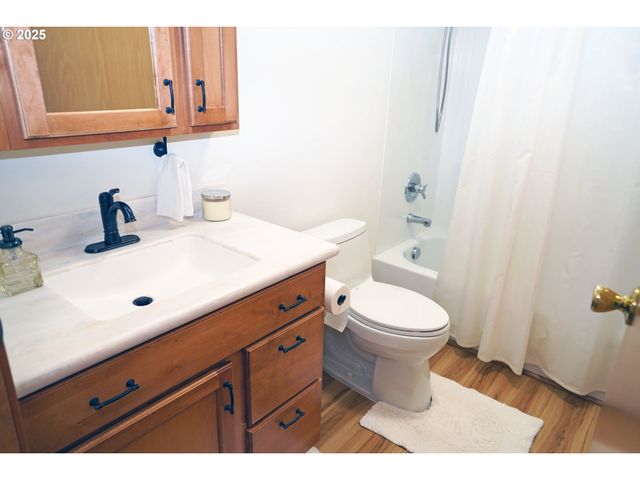 14308 Ne SANDY Blvd #42, Portland, OR 97230