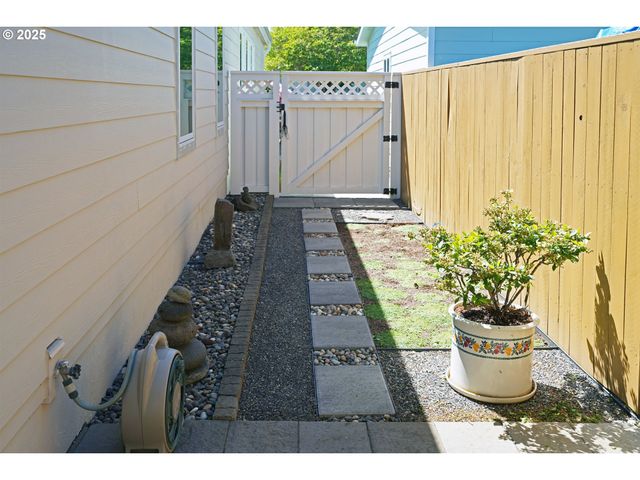 14308 Ne SANDY Blvd #42, Portland, OR 97230