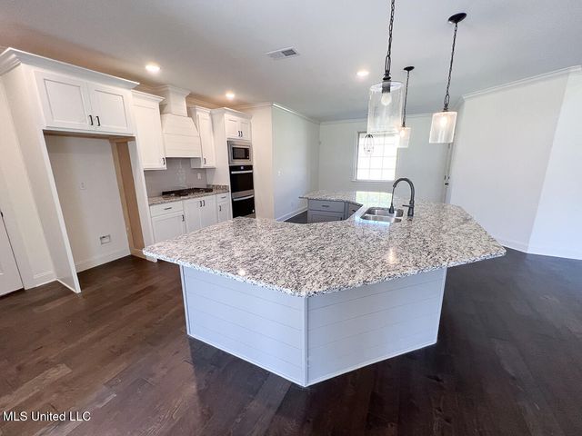 293 Poplar Lane, Holly Springs, MS 38635