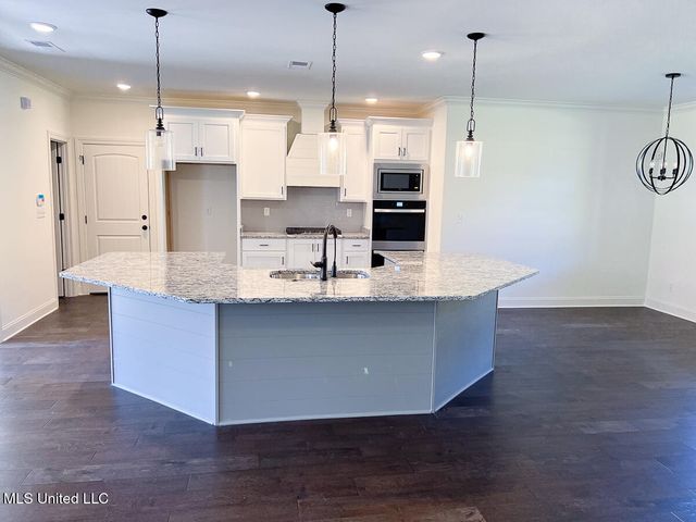 293 Poplar Lane, Holly Springs, MS 38635