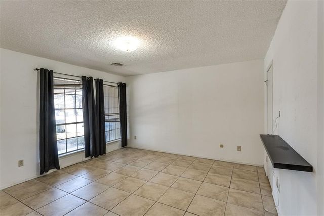 8741 Saint George Way, Midwest City, OK 73110