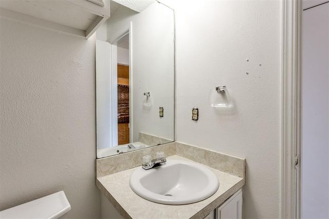 8741 Saint George Way, Midwest City, OK 73110