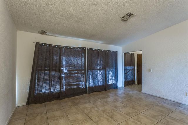 8741 Saint George Way, Midwest City, OK 73110